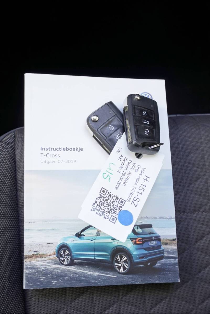 Volkswagen T-Cross Volkswagen T-Cross 1.0 TSI Automaat! Style BJ2020 Lmv 17″ | Led V+A | Pdc | Trekhaak | Keyless entry | App-Connect | Navi | Virtual cockpit | Climate control | Cruise control | Extra getint glas