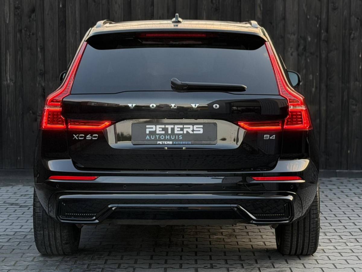 Volvo XC60 Volvo XC60 2.0 B4 Plus Dark| Facelift| Trekhaak| vol opties|