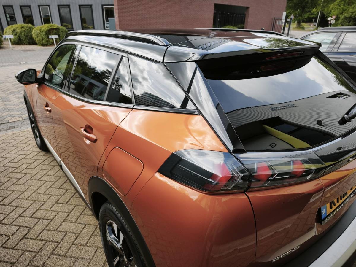 Peugeot 2008 Peugeot 2008 1.2 PureTech GT-Line Led Navi-Carplay Stoelverwarming 3D-Cockpit Trekhaak