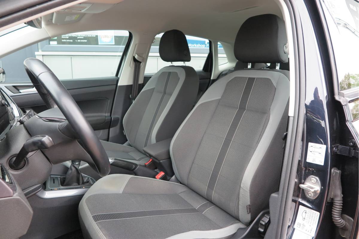 Volkswagen Polo Volkswagen Polo 1.0 TSI 70kw 95pk Highline, Adaptive Cruise, PDC ,Navigatie , Stuurwiel multifuntioneel , Carplay, LMV 16″, Sportstoelen,Buitenspiegels inklapbaar, etc. Complete historie bekend NL auto met NAP (recent onderhouden)