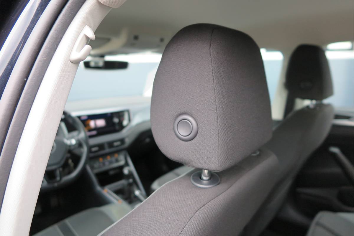 Volkswagen Polo Volkswagen Polo 1.0 TSI 70kw 95pk Highline, Adaptive Cruise, PDC ,Navigatie , Stuurwiel multifuntioneel , Carplay, LMV 16″, Sportstoelen,Buitenspiegels inklapbaar, etc. Complete historie bekend NL auto met NAP (recent onderhouden)