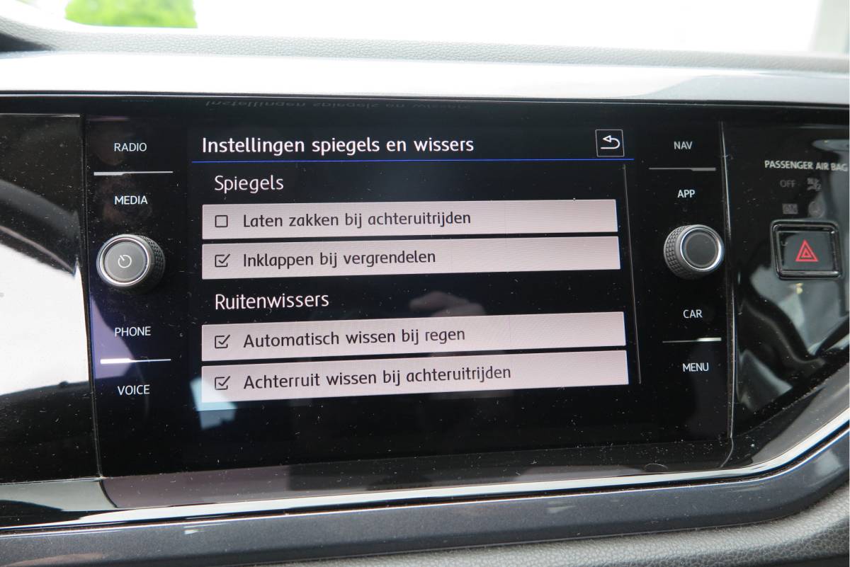 Volkswagen Polo Volkswagen Polo 1.0 TSI 70kw 95pk Highline, Adaptive Cruise, PDC ,Navigatie , Stuurwiel multifuntioneel , Carplay, LMV 16″, Sportstoelen,Buitenspiegels inklapbaar, etc. Complete historie bekend NL auto met NAP (recent onderhouden)