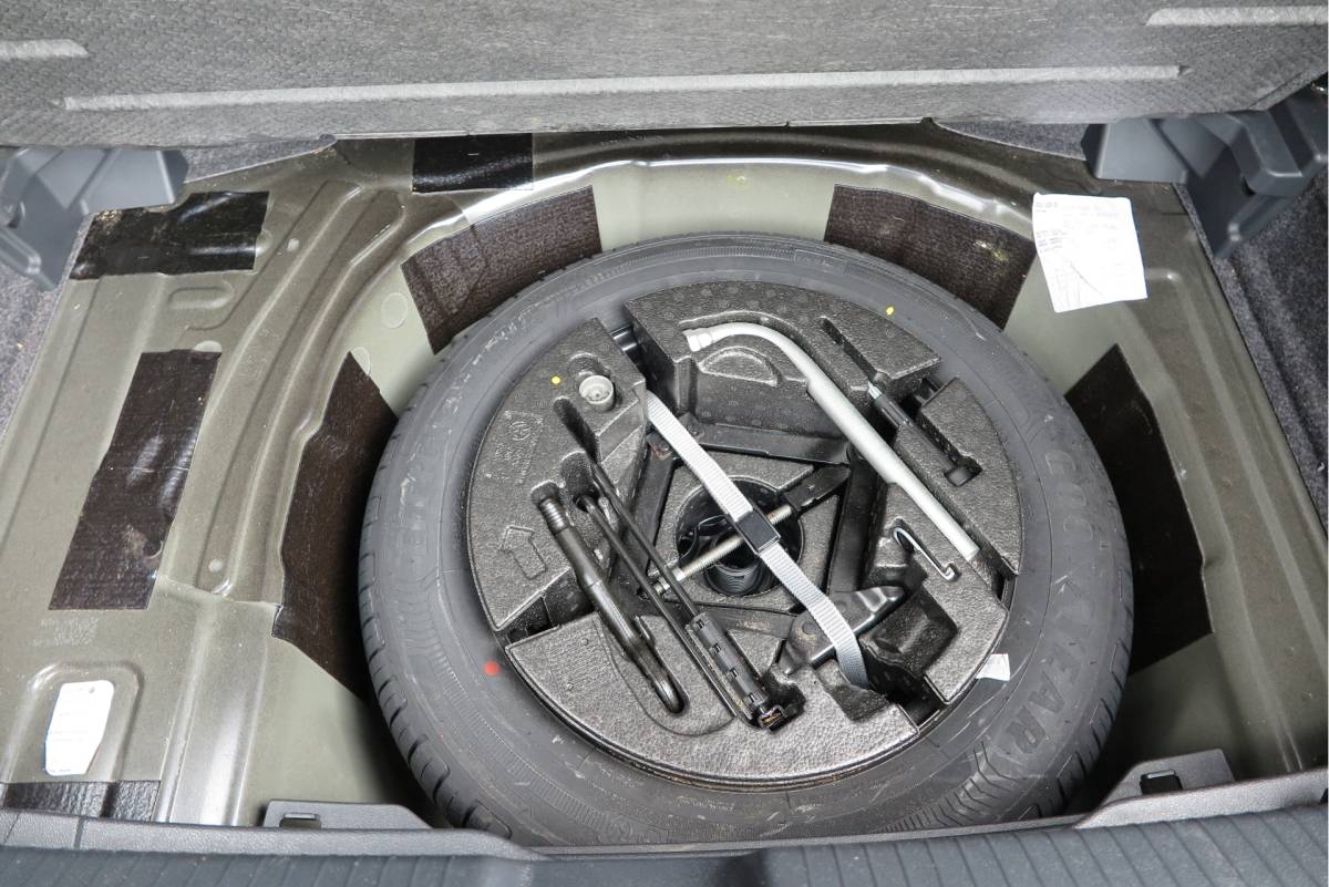 Volkswagen Polo Volkswagen Polo 1.0 TSI 70kw 95pk Highline, Adaptive Cruise, PDC ,Navigatie , Stuurwiel multifuntioneel , Carplay, LMV 16″, Sportstoelen,Buitenspiegels inklapbaar, etc. Complete historie bekend NL auto met NAP (recent onderhouden)