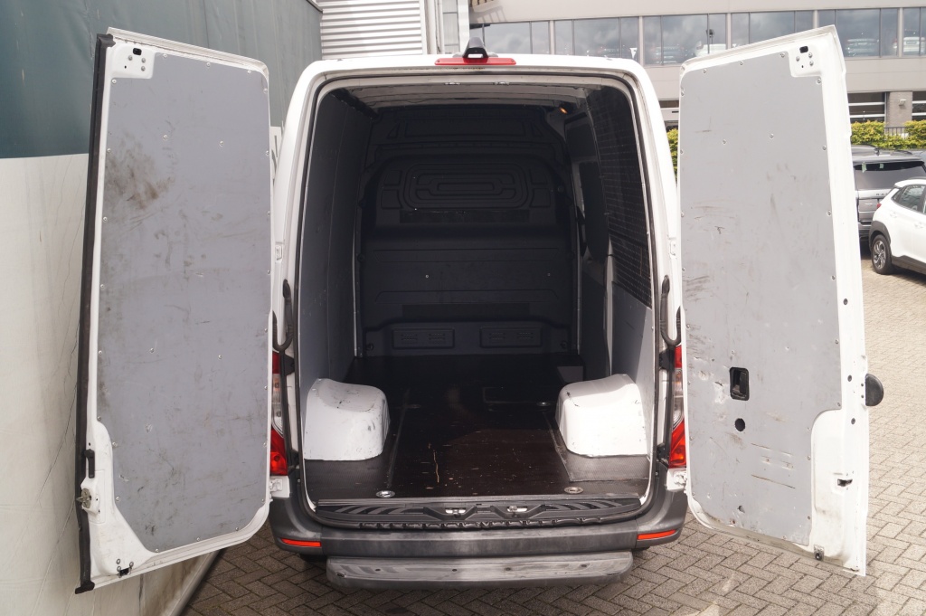 Mercedes-Benz Sprinter Mercedes-Benz Sprinter 516 CDI Automaat L2-H2 cat. N2 -2556kg laadvermogen-