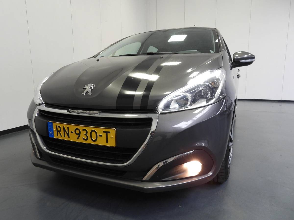 Peugeot 208 Peugeot 208 1.2 PureTech Blue Lion NAVI/AIRCO/CRUISE/PDC!