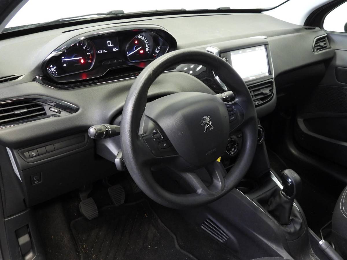 Peugeot 208 Peugeot 208 1.2 PureTech Blue Lion NAVI/AIRCO/CRUISE/PDC!