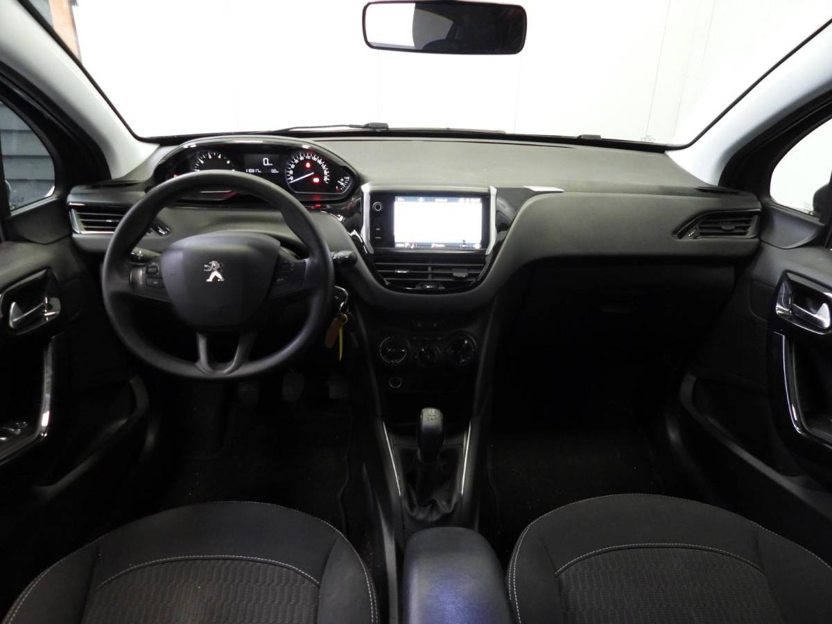 Peugeot 208 Peugeot 208 1.2 PureTech Blue Lion NAVI/AIRCO/CRUISE/PDC!