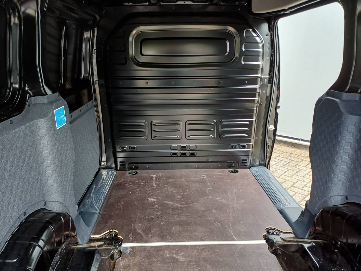 Kia PV5 Kia PV5 L2H1 Elite 71.2 kWh Wij bieden ook financiering mogelijkheden aan.