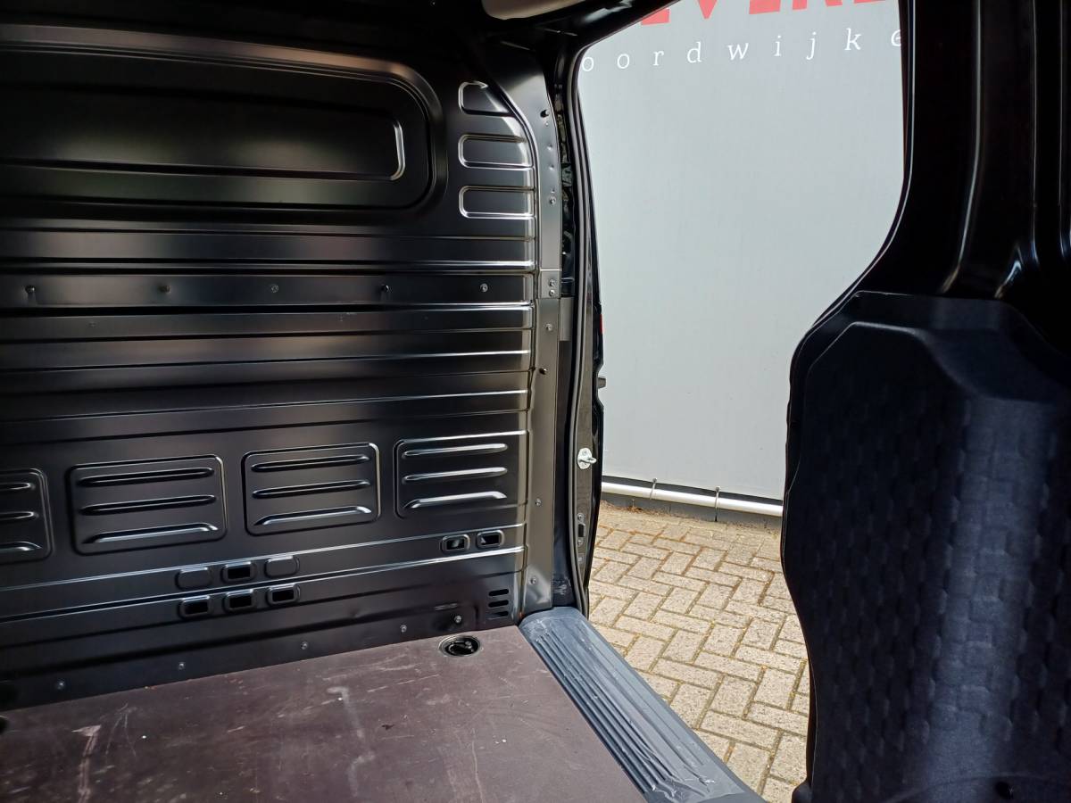 Kia PV5 Kia PV5 L2H1 Elite 71.2 kWh Wij bieden ook financiering mogelijkheden aan.