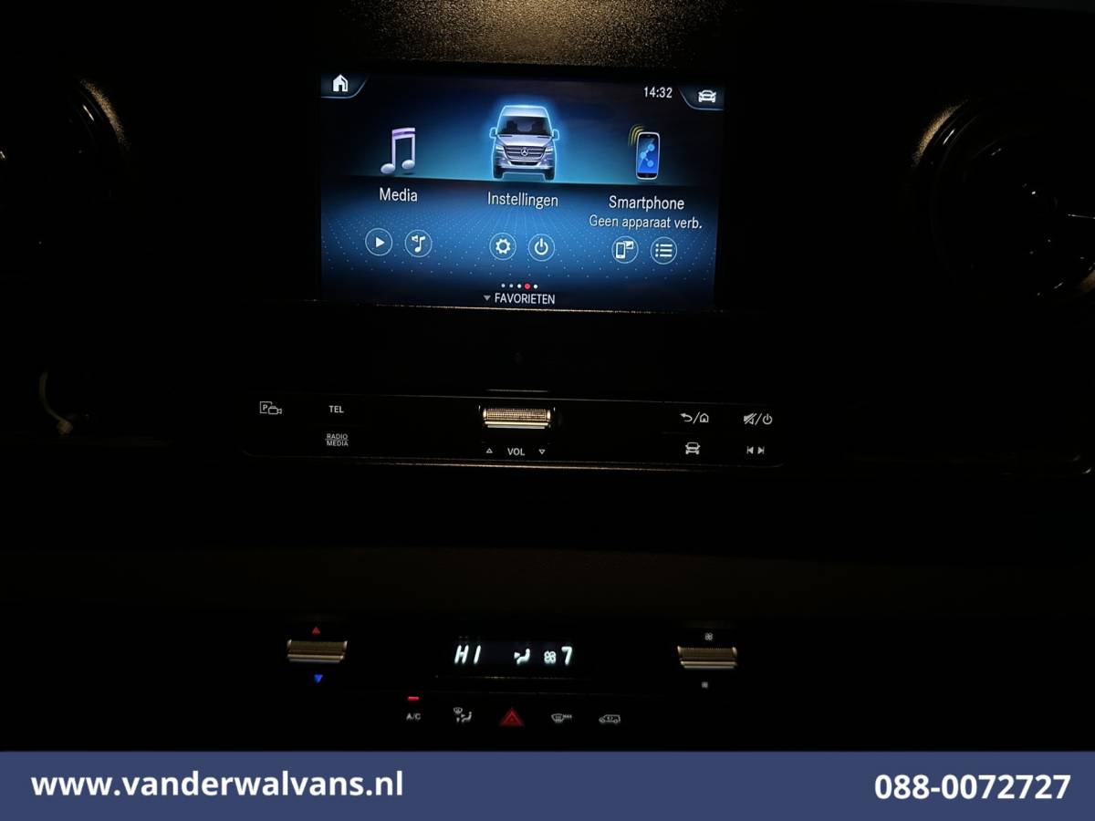 Mercedes-Benz Sprinter Mercedes-Benz Sprinter 314 CDI 143pk L2H2 Euro6 Airco | Camera | Apple Carplay | Android Auto Parkeersensoren, Bijrijdersbank