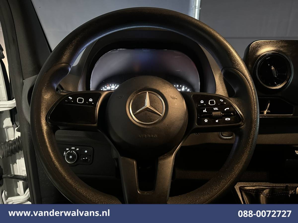 Mercedes-Benz Sprinter Mercedes-Benz Sprinter 314 CDI 143pk L2H2 Euro6 Airco | Camera | Apple Carplay | Android Auto Parkeersensoren, Bijrijdersbank