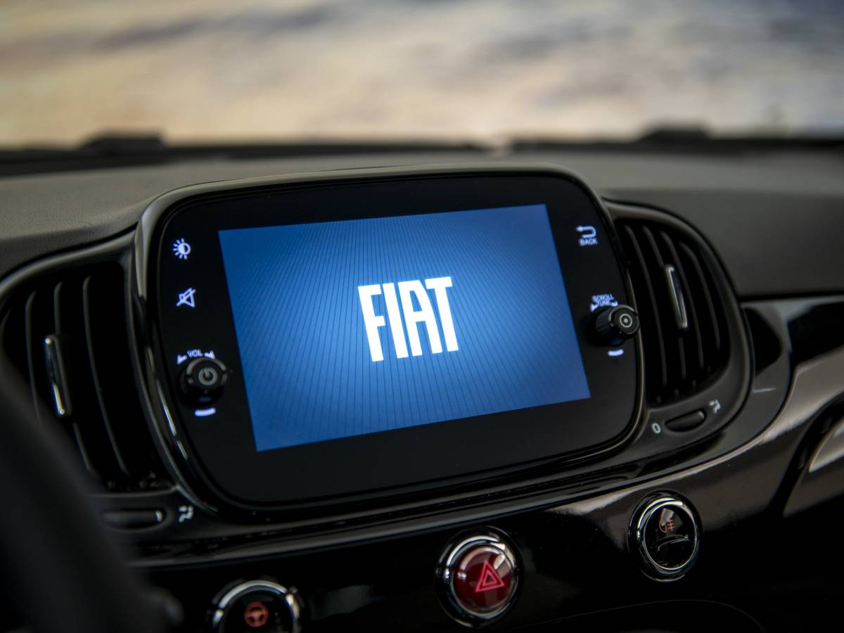Fiat 500 Fiat 500 1.0 Hybrid Dolcevita, NAP, Pano, clima, 1st eigenaar