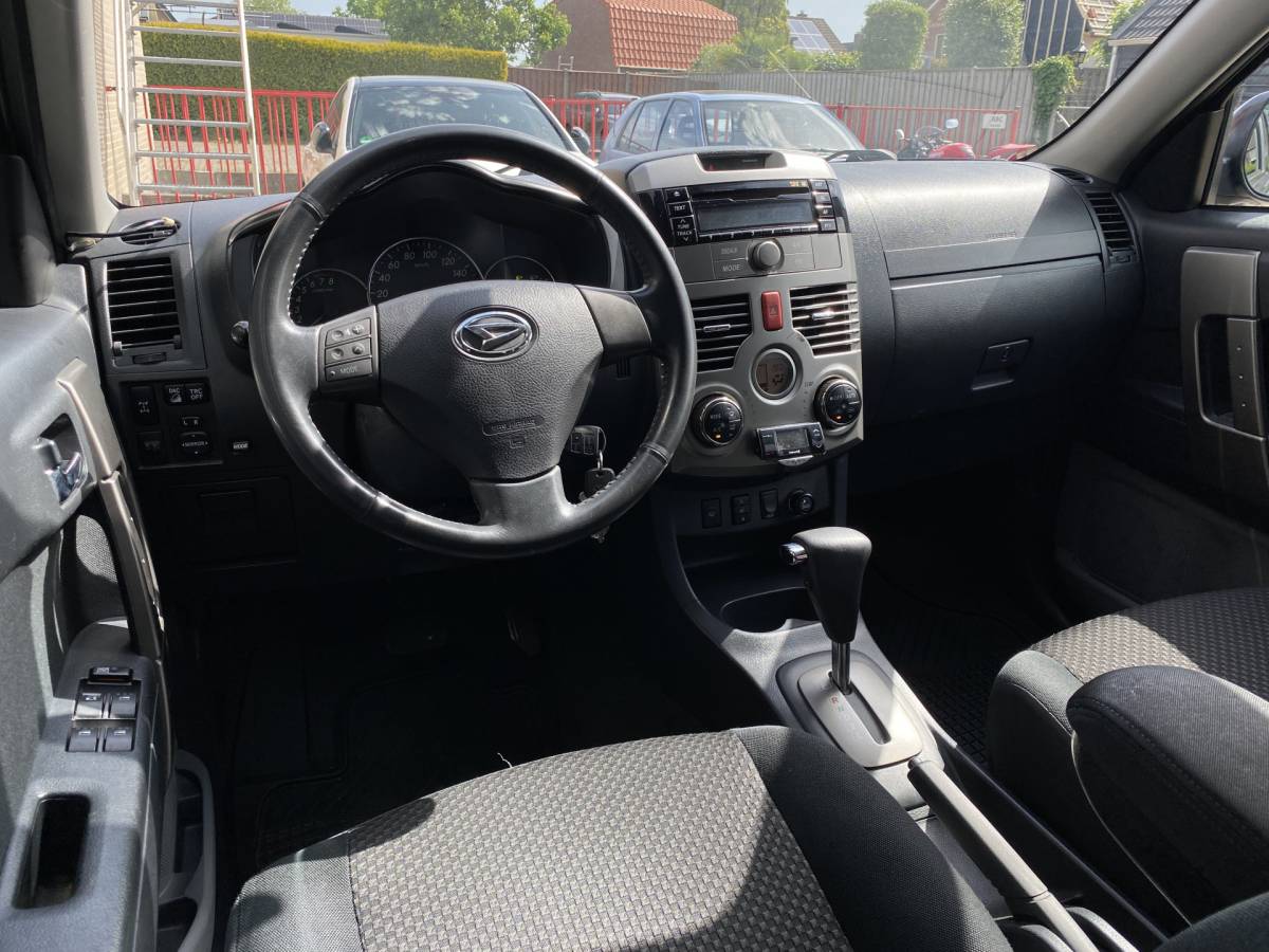 Daihatsu Terios Daihatsu Terios 1.5 4WD Track AUT. | climate control | trekhaak | stoelverwarming | wielkoffer | dac/trc | elektrisch pakket