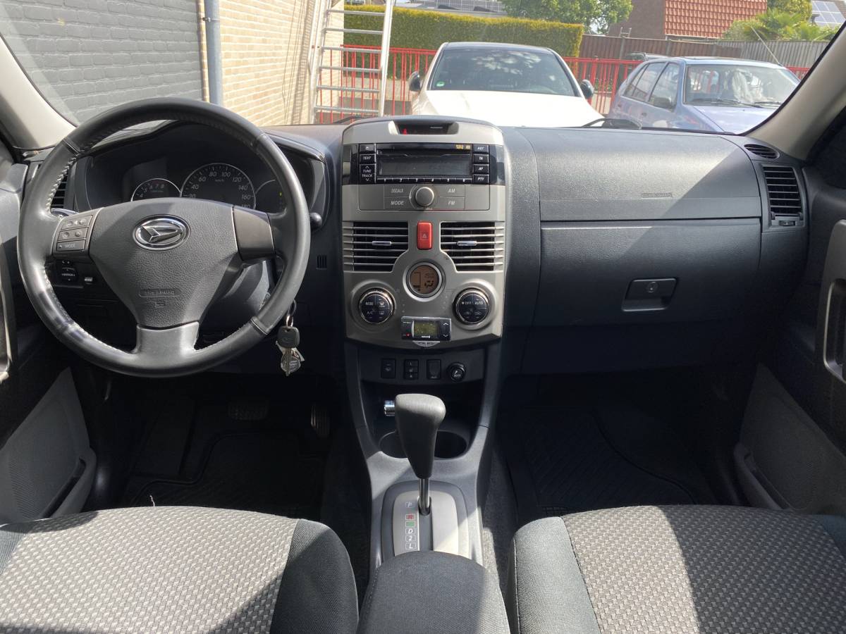 Daihatsu Terios Daihatsu Terios 1.5 4WD Track AUT. | climate control | trekhaak | stoelverwarming | wielkoffer | dac/trc | elektrisch pakket