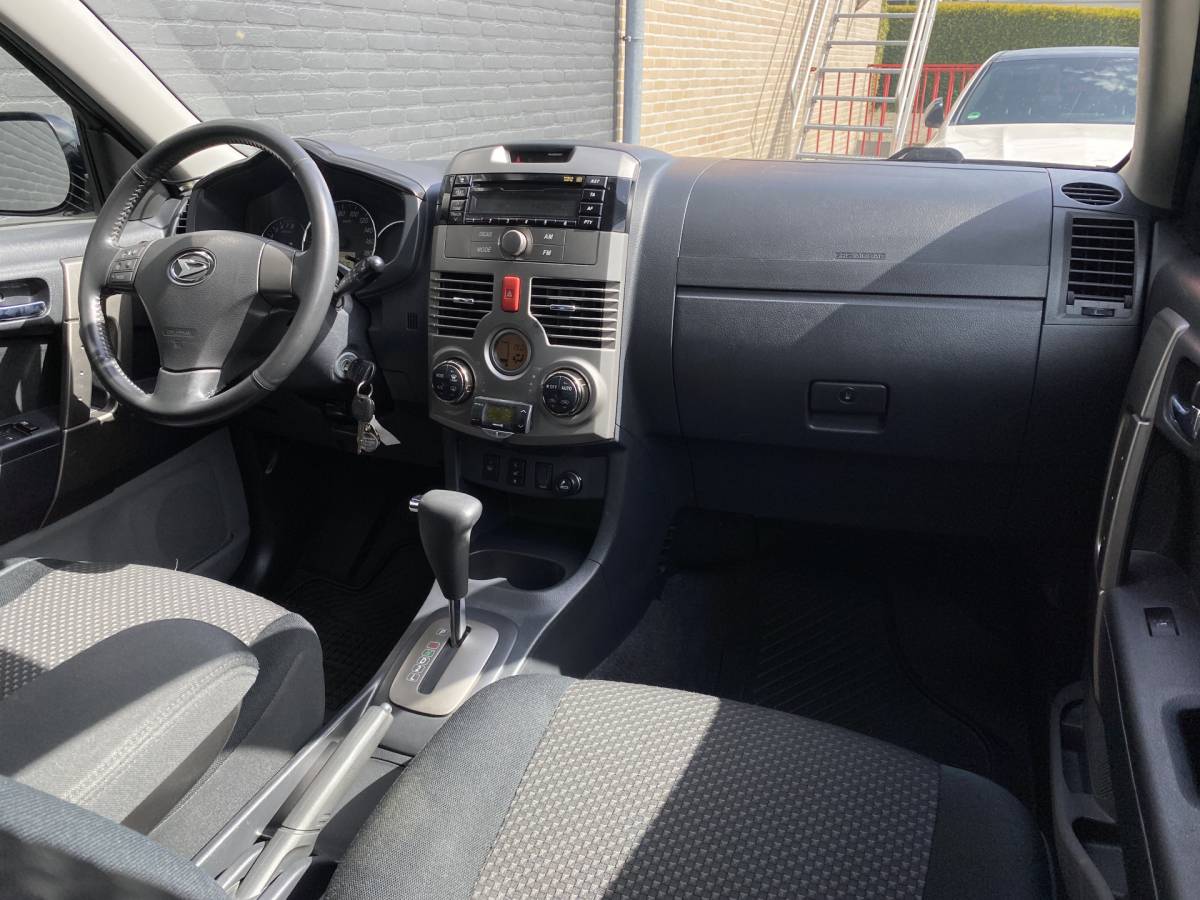 Daihatsu Terios Daihatsu Terios 1.5 4WD Track AUT. | climate control | trekhaak | stoelverwarming | wielkoffer | dac/trc | elektrisch pakket