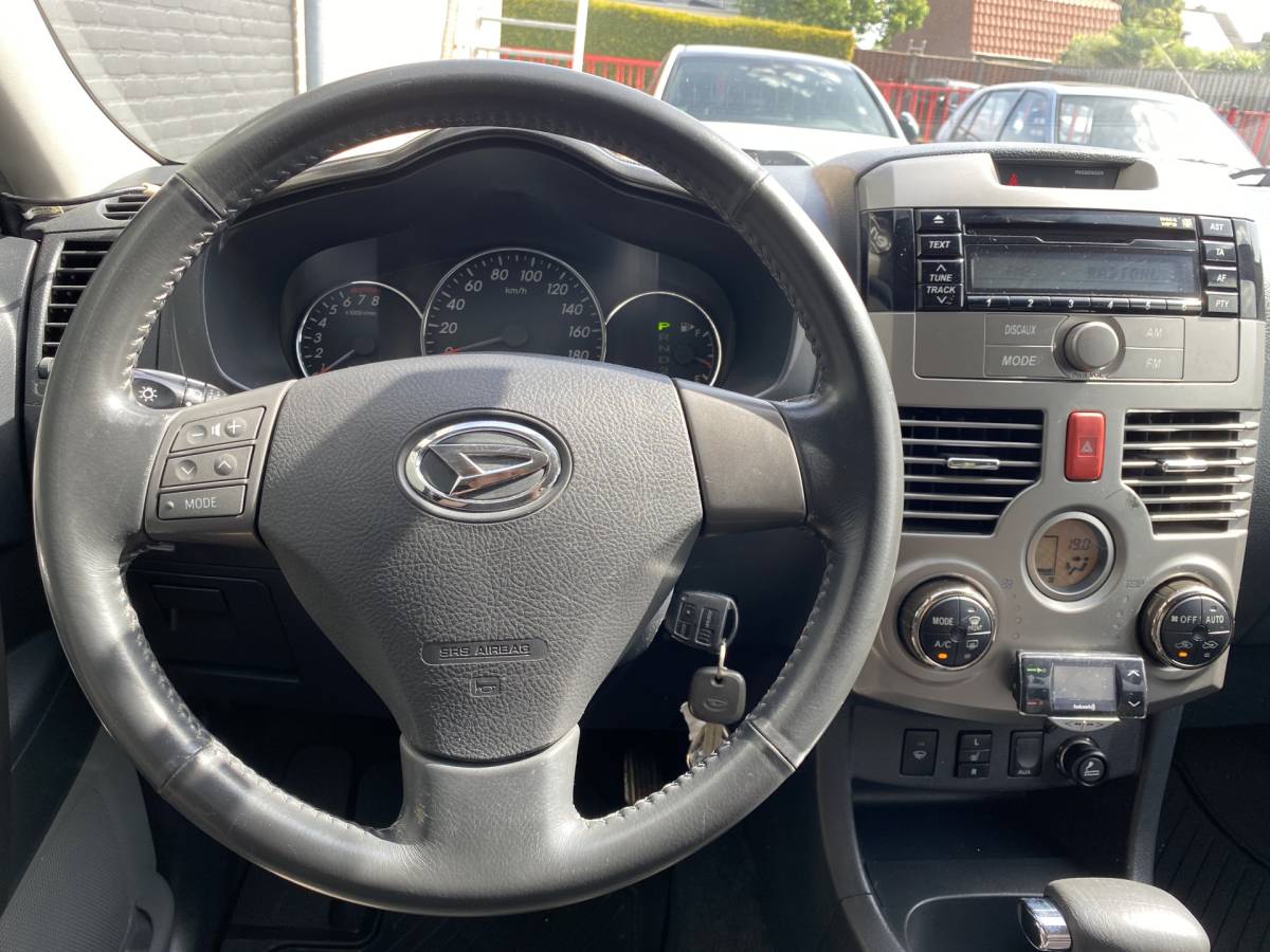 Daihatsu Terios Daihatsu Terios 1.5 4WD Track AUT. | climate control | trekhaak | stoelverwarming | wielkoffer | dac/trc | elektrisch pakket