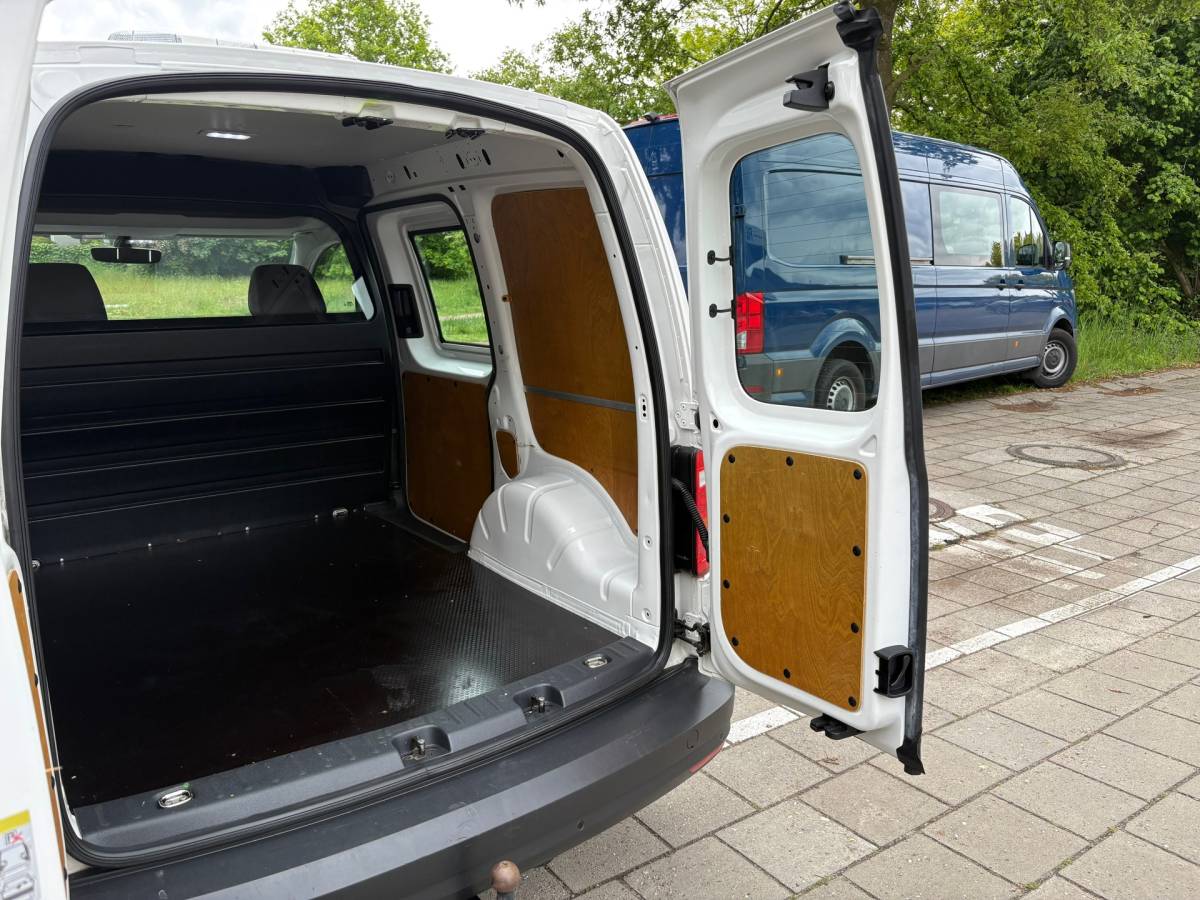 Volkswagen Caddy Volkswagen Caddy 1.4 TGI L1H1 EcoFuel Trendline|NAP|110PK|airco|cruise|bluetooth|trekhaak|parkeersensoren achter
