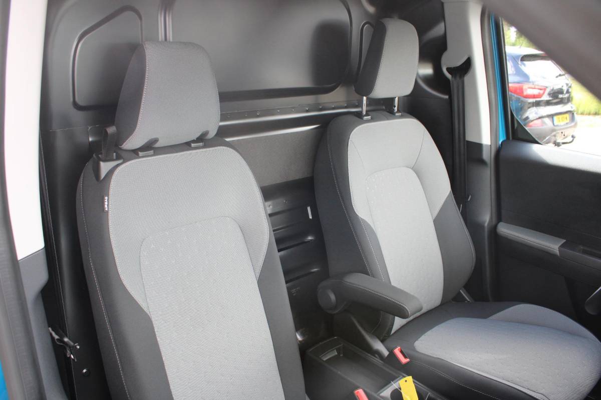 Ford E-Transit Courier Ford E-Transit Courier Limited 44 kWh | Navigatie | Licht Metalen Velgen | Adaptive Cruise Control | Camera |