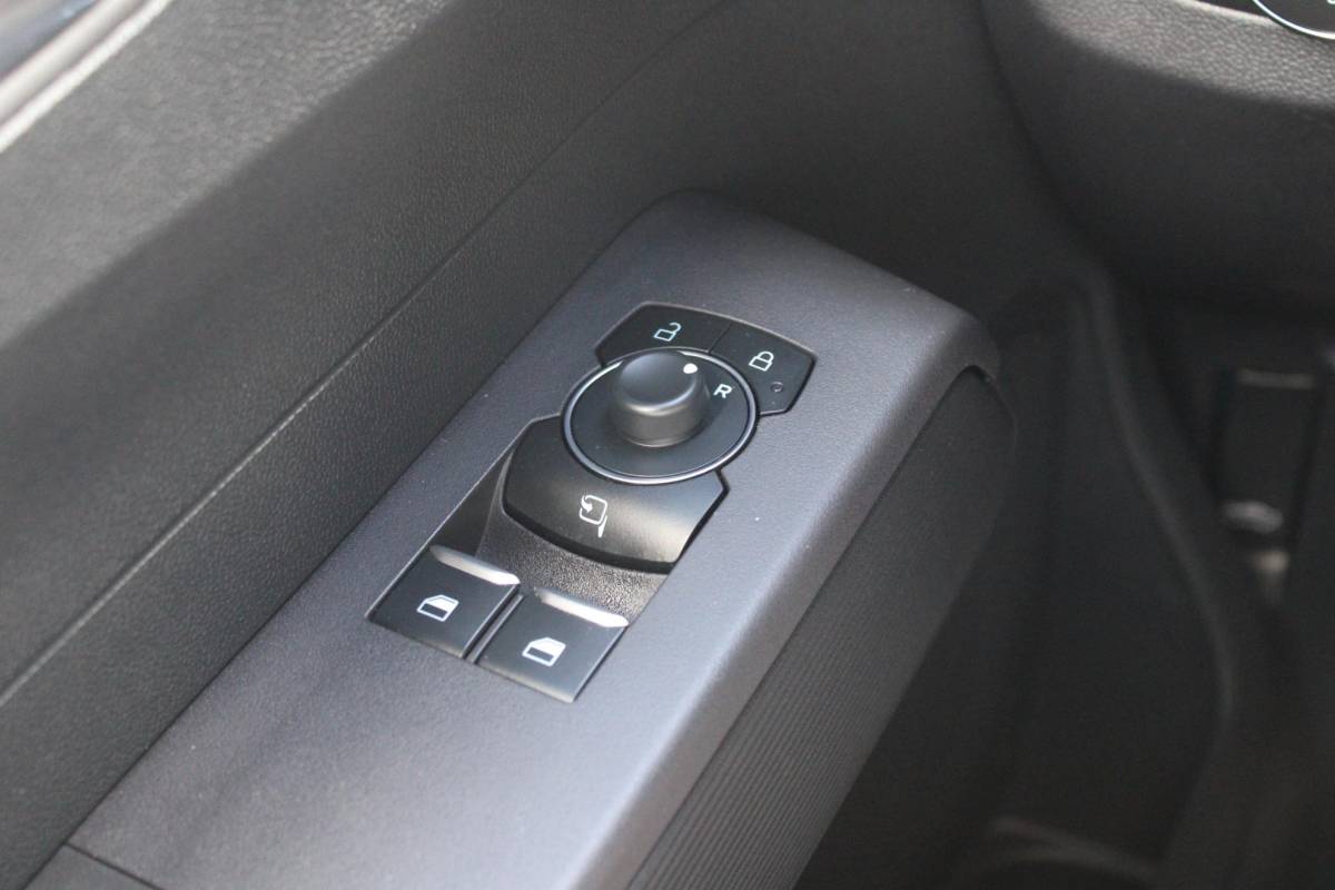 Ford E-Transit Courier Ford E-Transit Courier Limited 44 kWh | Navigatie | Licht Metalen Velgen | Adaptive Cruise Control | Camera |