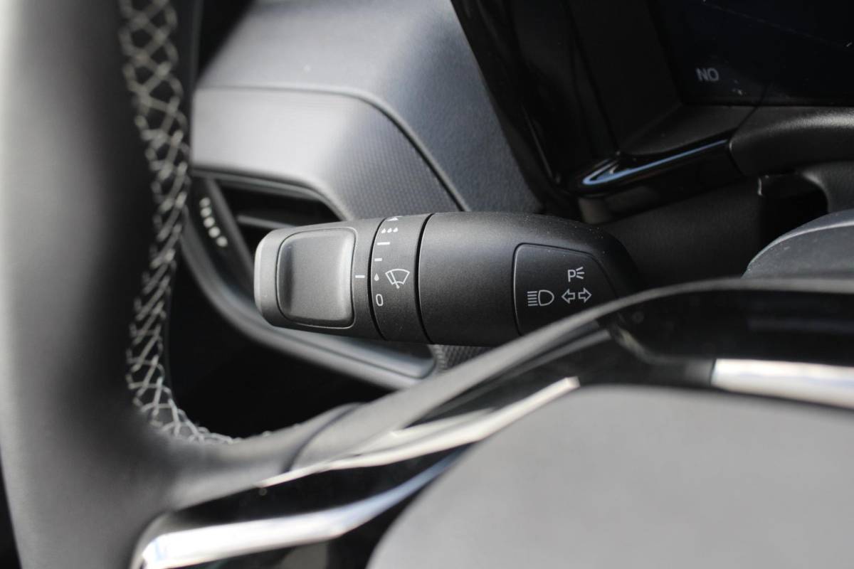 Ford E-Transit Courier Ford E-Transit Courier Limited 44 kWh | Navigatie | Licht Metalen Velgen | Adaptive Cruise Control | Camera |