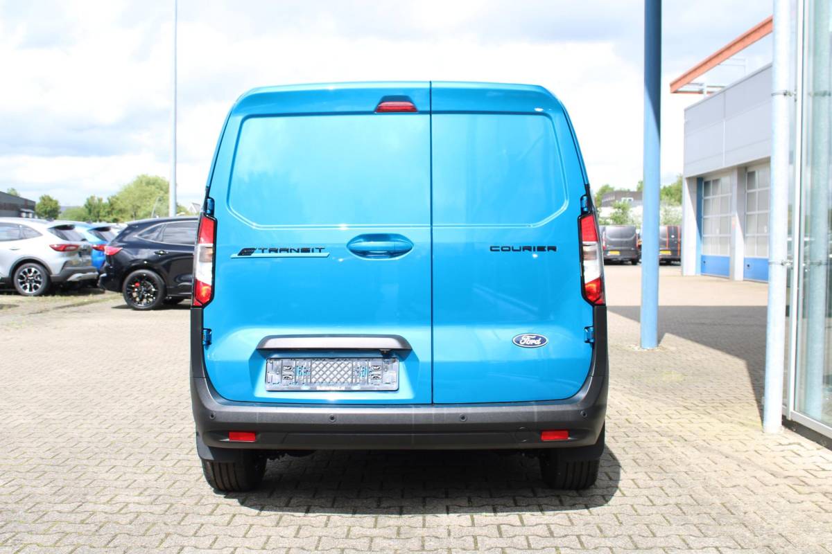 Ford E-Transit Courier Ford E-Transit Courier Limited 44 kWh | Navigatie | Licht Metalen Velgen | Adaptive Cruise Control | Camera |