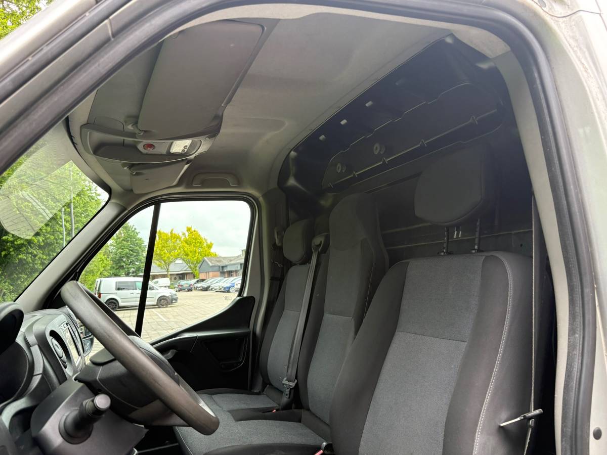 Renault Master Renault Master T35 2.3 dCi L2H2 Energy 145PK|NAP|airco|cruise|navi|bluetooth|parkeersensoren achter|elektrische pakket|EURO6