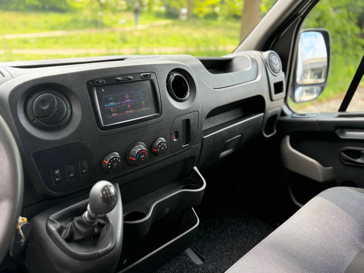 Renault Master Renault Master T35 2.3 dCi L2H2 Energy 145PK|NAP|airco|cruise|navi|bluetooth|parkeersensoren achter|elektrische pakket|EURO6