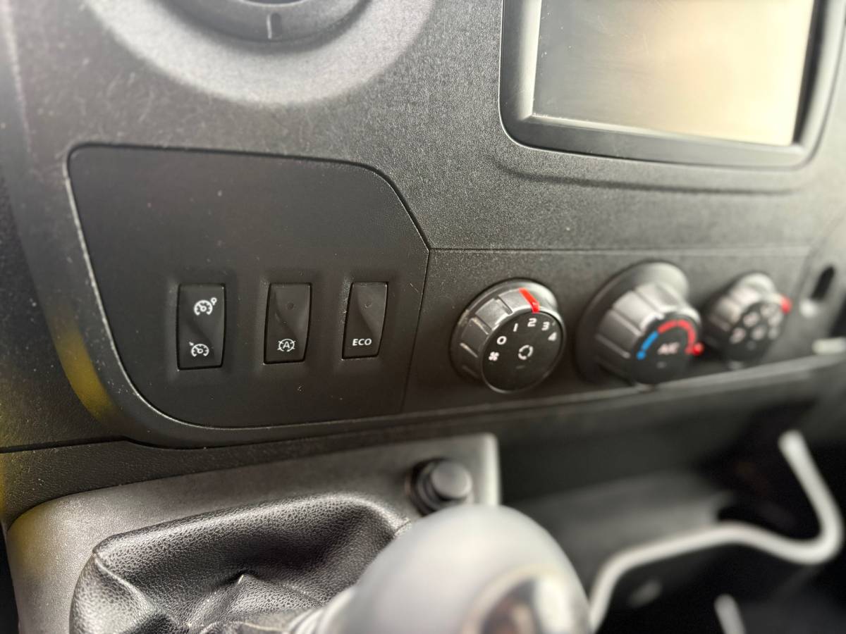 Renault Master Renault Master T35 2.3 dCi L2H2 Energy 145PK|NAP|airco|cruise|navi|bluetooth|parkeersensoren achter|elektrische pakket|EURO6