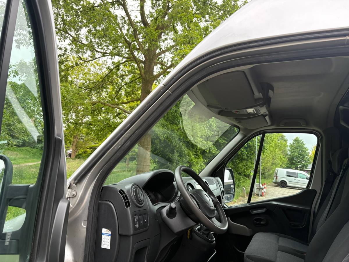 Renault Master Renault Master T35 2.3 dCi L2H2 Energy 145PK|NAP|airco|cruise|navi|bluetooth|parkeersensoren achter|elektrische pakket|EURO6