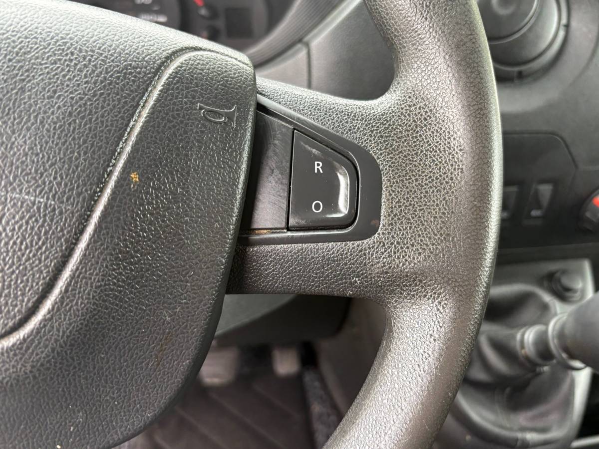 Renault Master Renault Master T35 2.3 dCi L2H2 Energy 145PK|NAP|airco|cruise|navi|bluetooth|parkeersensoren achter|elektrische pakket|EURO6