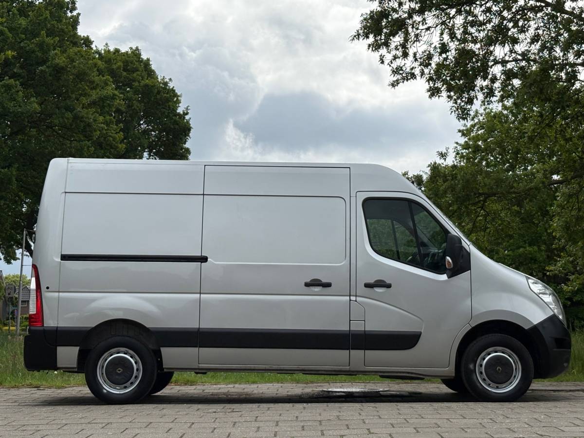 Renault Master Renault Master T35 2.3 dCi L2H2 Energy 145PK|NAP|airco|cruise|navi|bluetooth|parkeersensoren achter|elektrische pakket|EURO6