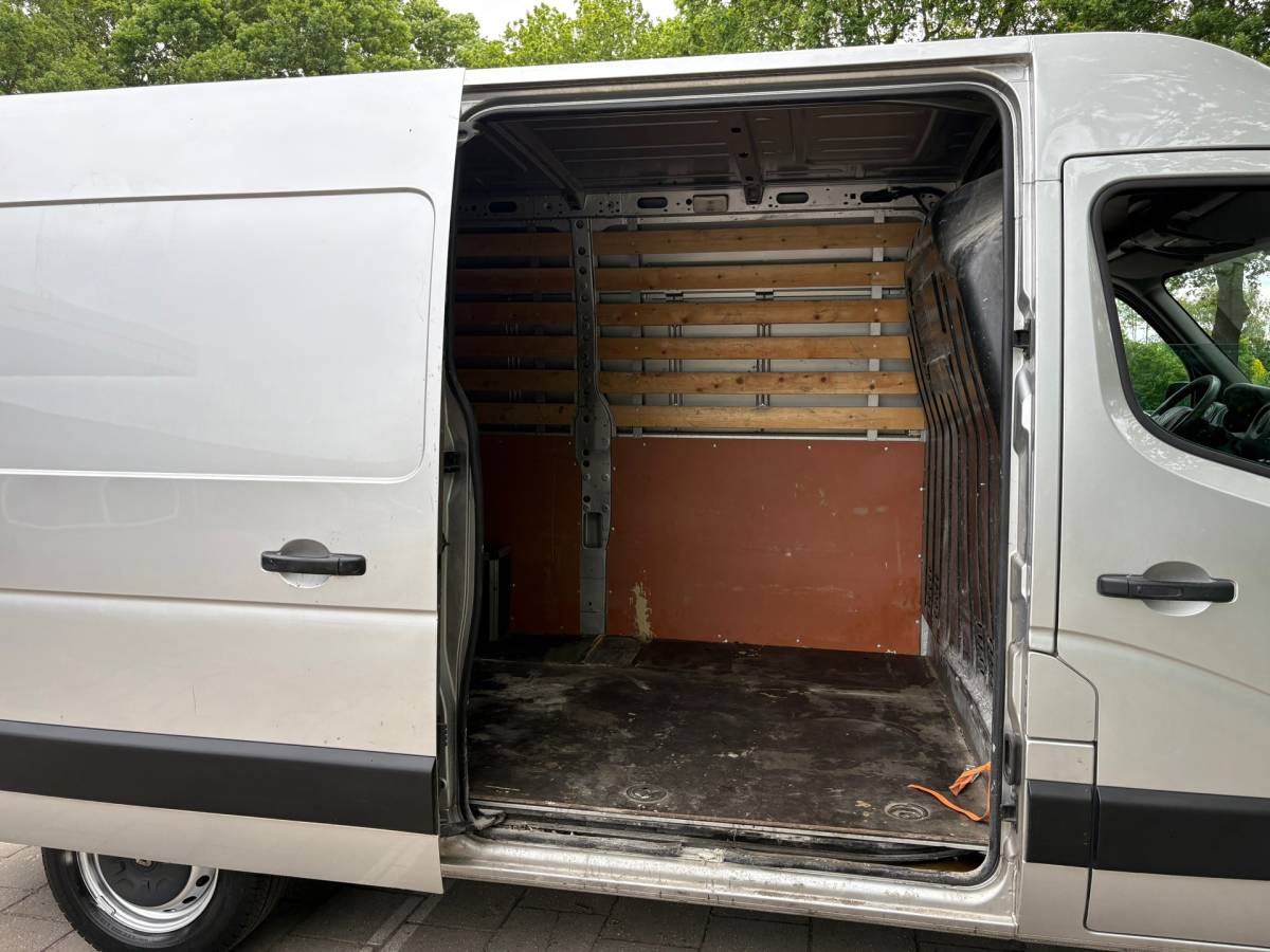 Renault Master Renault Master T35 2.3 dCi L2H2 Energy 145PK|NAP|airco|cruise|navi|bluetooth|parkeersensoren achter|elektrische pakket|EURO6