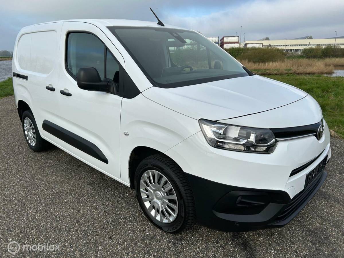 Toyota ProAce Toyota PROACE CITY 1.2 Turbo Navigator 3e Zitplaats