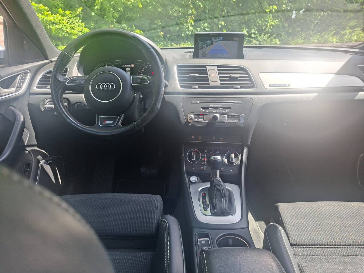 Audi Q3 Audi Q3 2.0 TFSI quattro S-Line Trekhaak Camera Side Assist Leren int.