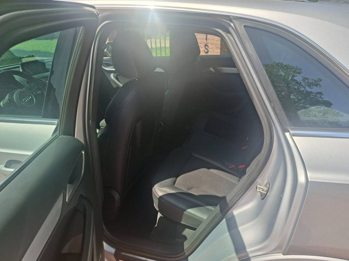 Audi Q3 Audi Q3 2.0 TFSI quattro S-Line Trekhaak Camera Side Assist Leren int.