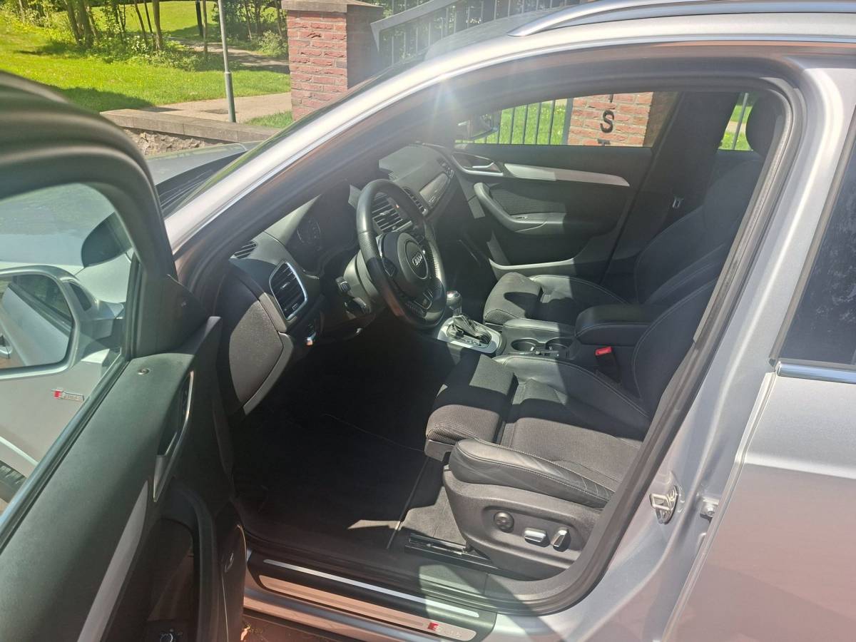 Audi Q3 Audi Q3 2.0 TFSI quattro S-Line Trekhaak Camera Side Assist Leren int.