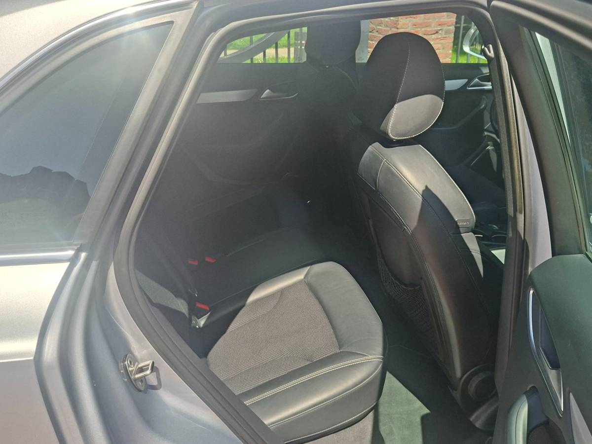 Audi Q3 Audi Q3 2.0 TFSI quattro S-Line Trekhaak Camera Side Assist Leren int.