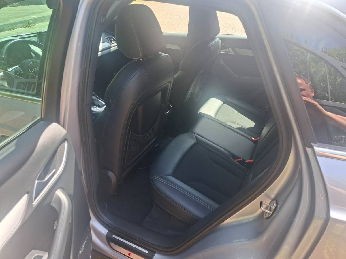 Audi Q3 Audi Q3 2.0 TFSI quattro S-Line Trekhaak Camera Side Assist Leren int.