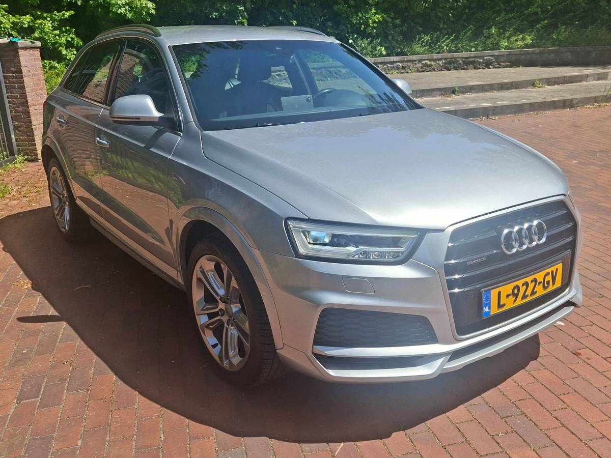 Audi Q3 Audi Q3 2.0 TFSI quattro S-Line Trekhaak Camera Side Assist Leren int.