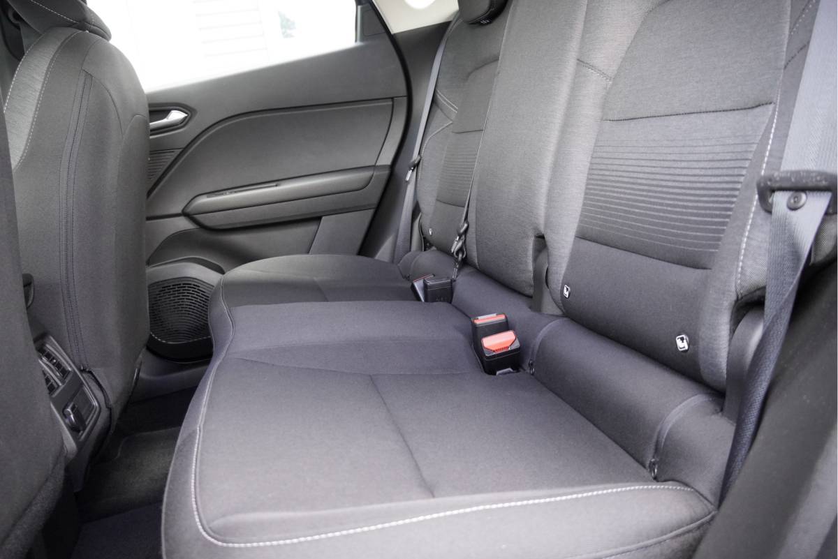 Renault Captur Renault Captur 1.3 TCe 141PK! Automaat Zen BJ2021 Led V+A | Pdc | Achteruitrijcamera | App-Connect | Navi | Airco | Cruise control | Getint glas
