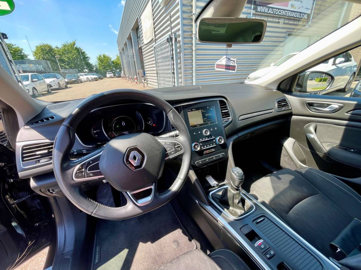 Renault Mégane Estate Renault Mégane Estate 1.3 TCe Limited, 140PK, Trekhaak, Cam, Pdc, Navi, Stoelverw, Keyless, Dealer oh!