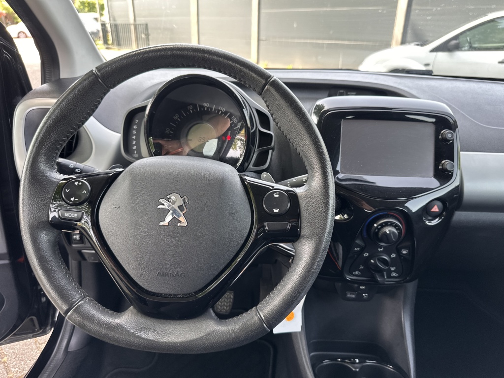 Peugeot 108 Peugeot 108 1.0 VTi Allure Aut. Zwart 5Drs Airco NL Auto NAP