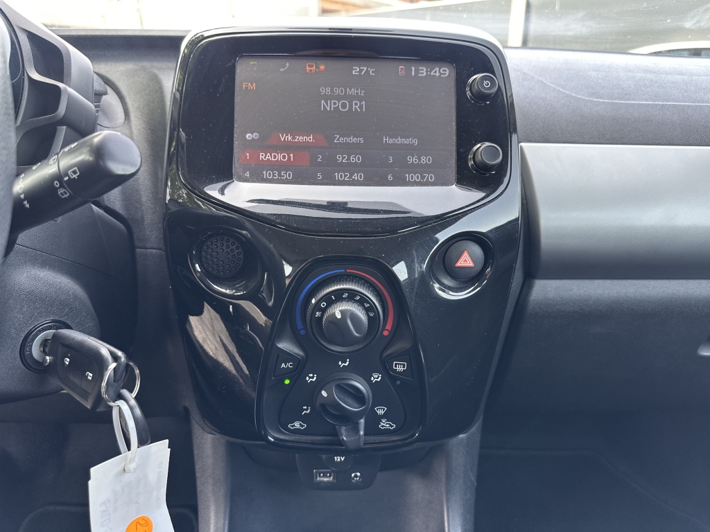 Peugeot 108 Peugeot 108 1.0 VTi Allure Aut. Zwart 5Drs Airco NL Auto NAP
