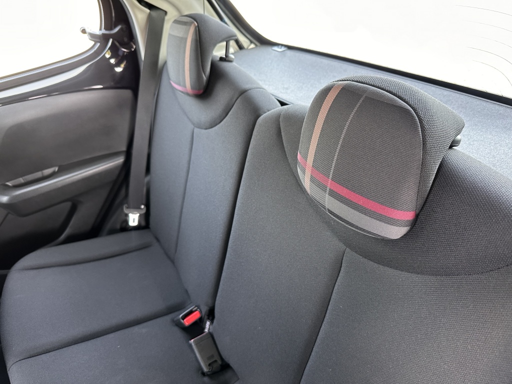 Peugeot 108 Peugeot 108 1.0 VTi Allure Aut. Zwart 5Drs Airco NL Auto NAP