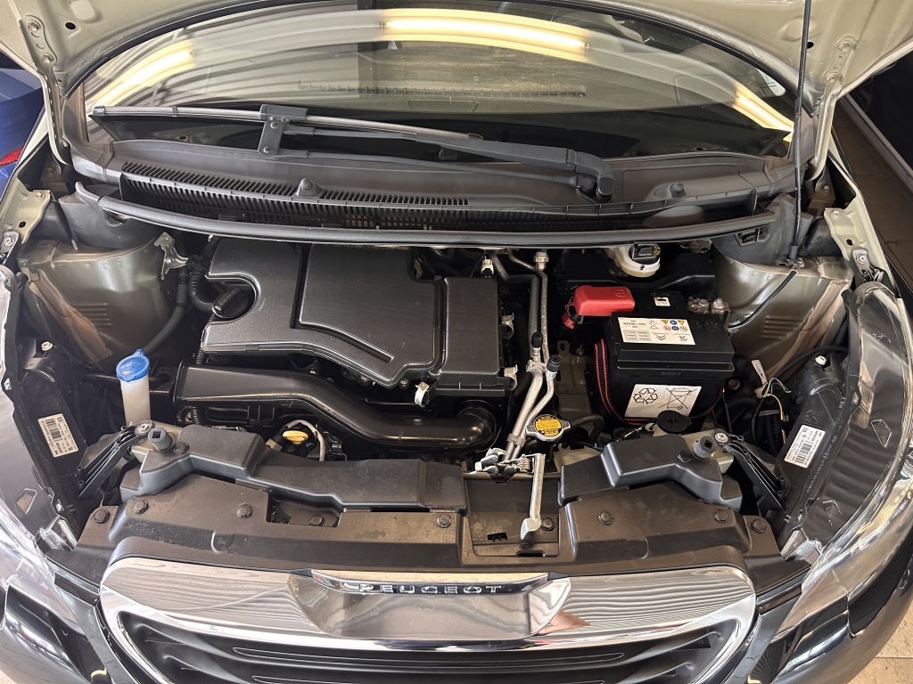 Peugeot 108 Peugeot 108 1.0 VTi Allure Aut. Zwart 5Drs Airco NL Auto NAP
