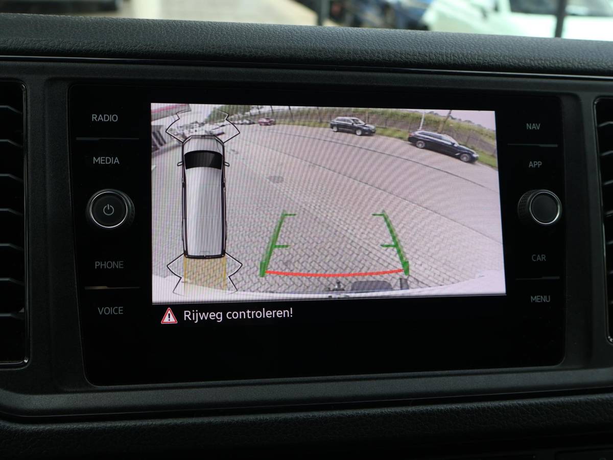 Volkswagen Crafter Volkswagen Crafter 35 2.0 TDI 177 PK AUT. L3H3 + 3000 KG TREKHAAK | ADAPTIVE CRUISE | LED | CAMERA | CARPLAY | STOELVERW.