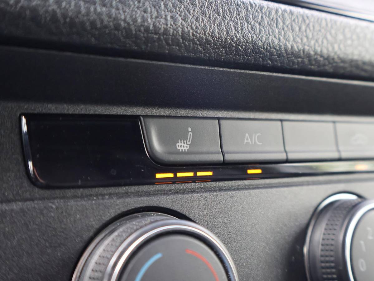 Volkswagen Crafter Volkswagen Crafter 35 2.0 TDI 177 PK AUT. L3H3 + 3000 KG TREKHAAK | ADAPTIVE CRUISE | LED | CAMERA | CARPLAY | STOELVERW.