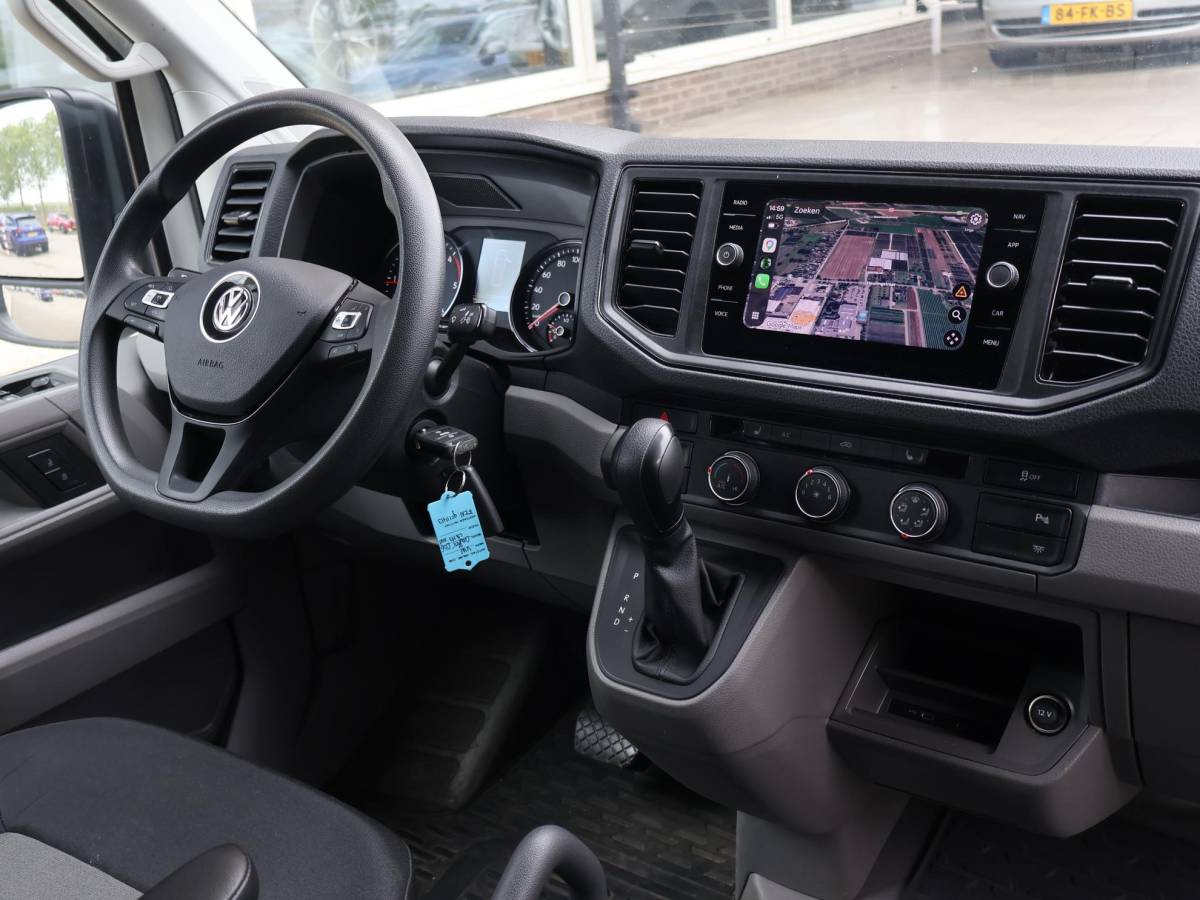 Volkswagen Crafter Volkswagen Crafter 35 2.0 TDI 177 PK AUT. L3H3 + 3000 KG TREKHAAK | ADAPTIVE CRUISE | LED | CAMERA | CARPLAY | STOELVERW.