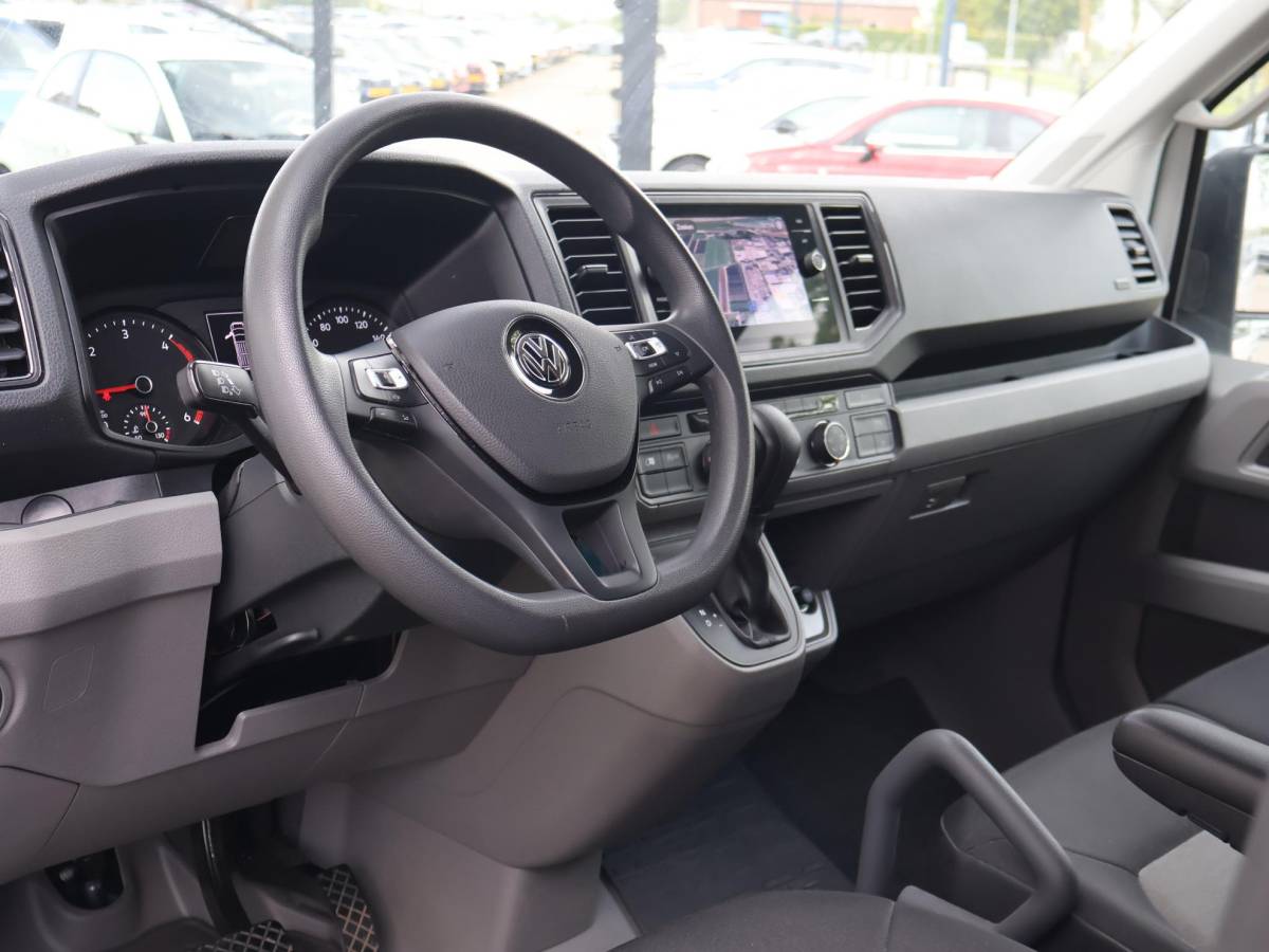 Volkswagen Crafter Volkswagen Crafter 35 2.0 TDI 177 PK AUT. L3H3 + 3000 KG TREKHAAK | ADAPTIVE CRUISE | LED | CAMERA | CARPLAY | STOELVERW.