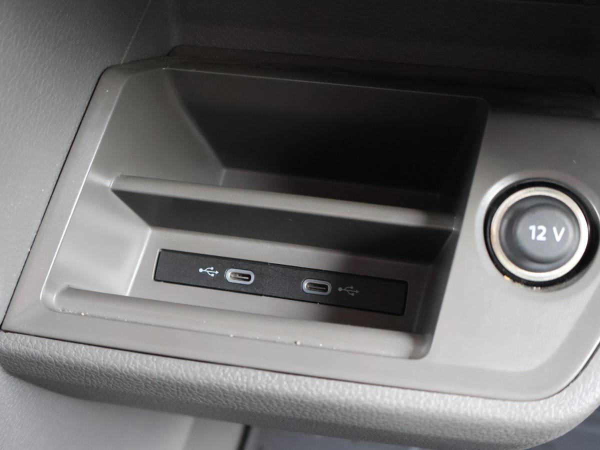 Volkswagen Crafter Volkswagen Crafter 35 2.0 TDI 177 PK AUT. L3H3 + 3000 KG TREKHAAK | ADAPTIVE CRUISE | LED | CAMERA | CARPLAY | STOELVERW.